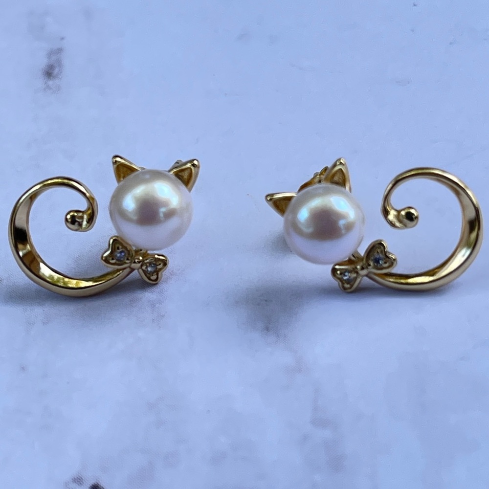 NEW 925S Real 6mm Cultured Freshwater Pearl Cat Shape Stud Earrings - Gold Tone - Picture 6 of 10